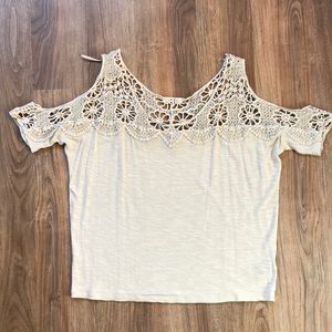 Express - cold shoulder crochet blouse